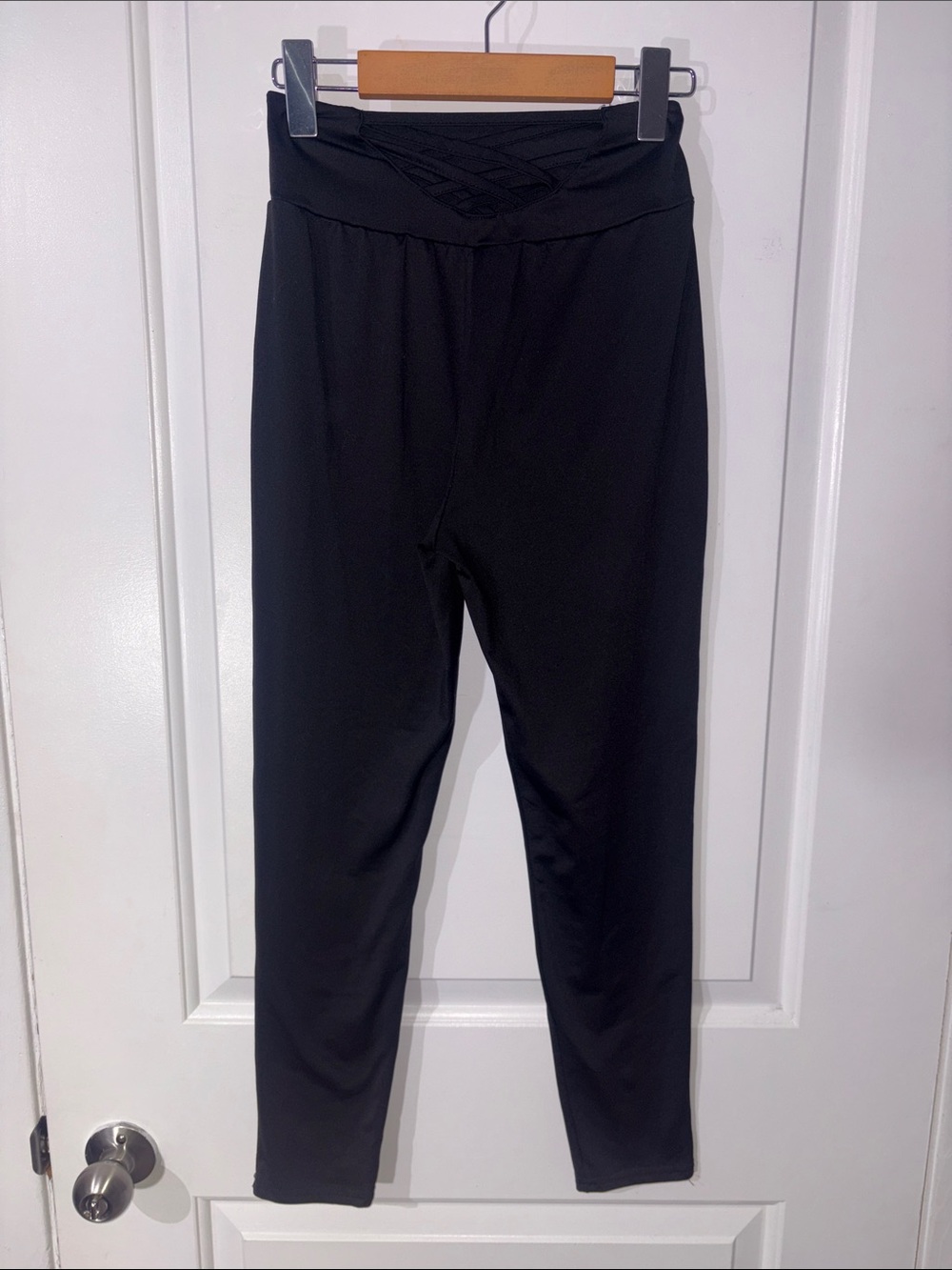 High-Waist Black Leggings with Crisscross Back Detail
